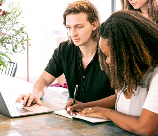 .com vs .ai: Which Domain Should Startups Choose for Success? pexels photo 3153199