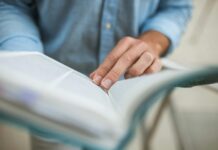 A Step-By-Step Guide to Domain Flipping: Unlock Profitable Secrets