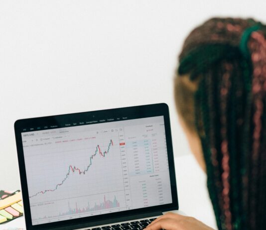 How to Sell Domains for Maximum Profit: Unlock Your Earnings Potential pexels photo 7172832