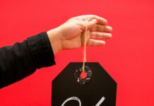 How to Price Your Domain for Sale: Unlock Maximum Value Today pexels photo 7564282