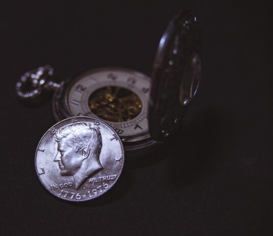 Domain Investing Secrets: How to Build Wealth Over Time Effectively pexels photo 1235971