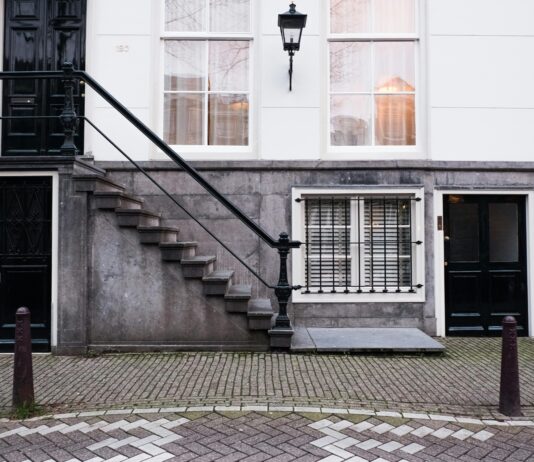 Steps to Start Domain Investing with Little Capital Today pexels photo 1790584