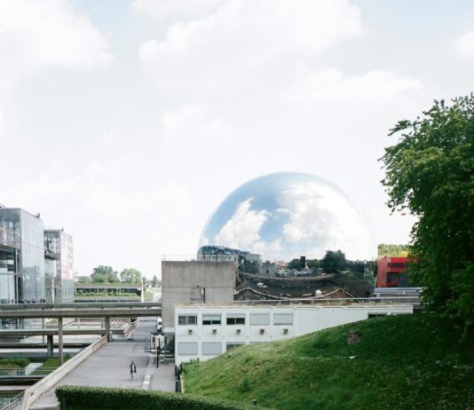 Navigating Domain Auctions: Expert Tips To Win Your Ideal Domain pexels photo 2422426