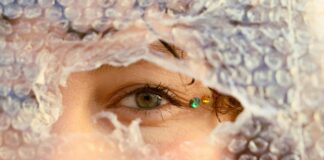 Domain Flipping: Uncover Hidden Gems to Boost Your Profits pexels photo 30595382