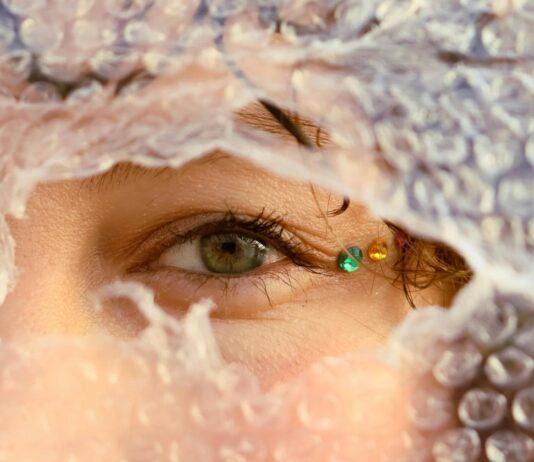 Domain Flipping: Uncover Hidden Gems to Boost Your Profits pexels photo 30595382