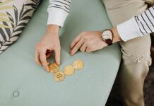 Domain Investing: Is Long-Term Value Better Than Quick Flips? pexels photo 6328879