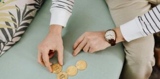 Domain Investing: Is Long-Term Value Better Than Quick Flips? pexels photo 6328879