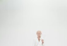 How to Win Domain Auctions: Master Smart Bidding Strategies Today pexels photo 6687586