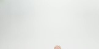 How to Win Domain Auctions: Master Smart Bidding Strategies Today pexels photo 6687586