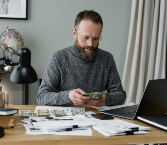 Strategies for Long-Term Domain Investing: Unlock Profitable Secrets pexels photo 6694931