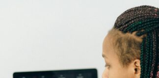 When to Use a Domain Broker and Why You Should Consider It pexels photo 7172864