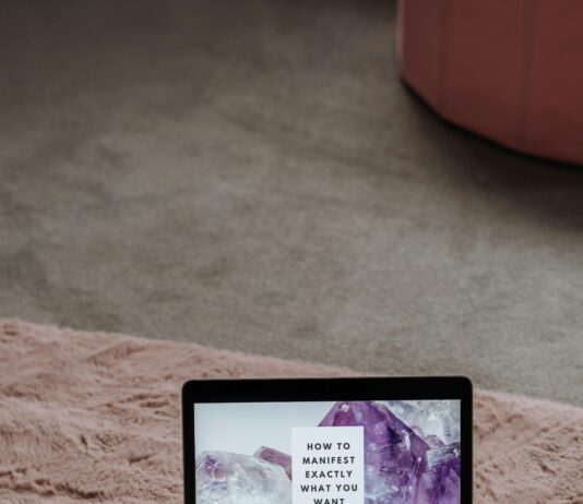 What Domain Brokers Want From Sellers: Unlocking Profit Potential pexels photo 7256782