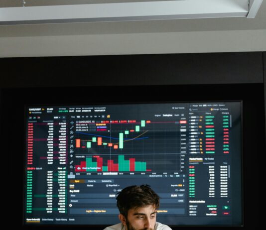 Domain Investing: Unlock Strategies For Long-Term Success Today pexels photo 7567203