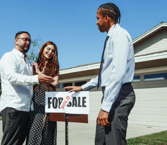 How to Successfully Buy Premium Domains on Auctions for Success pexels photo 7578905