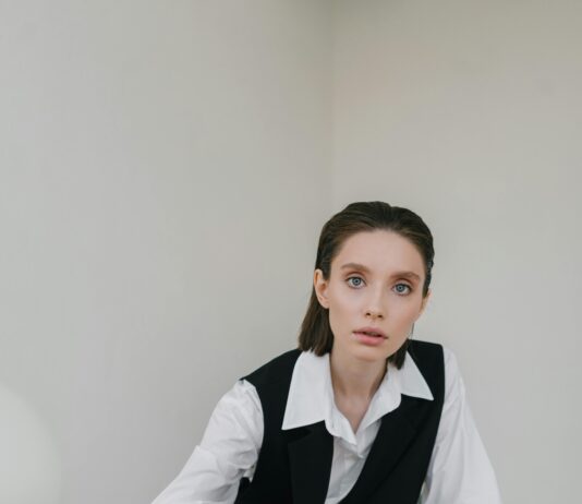 Long-Term vs Short-Term Domain Investing: Which Strategy Wins? pexels photo 7677869