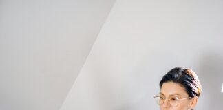 Domain Investing: Analyzing Market Trends for Maximum Returns pexels photo 7691743