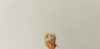 Domain Trends: Why Niche Extensions Are Revolutionizing Online Presence pexels photo 7959601