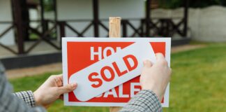 Why Domain Brokers Are Essential For High-Value Sales Success pexels photo 8470803